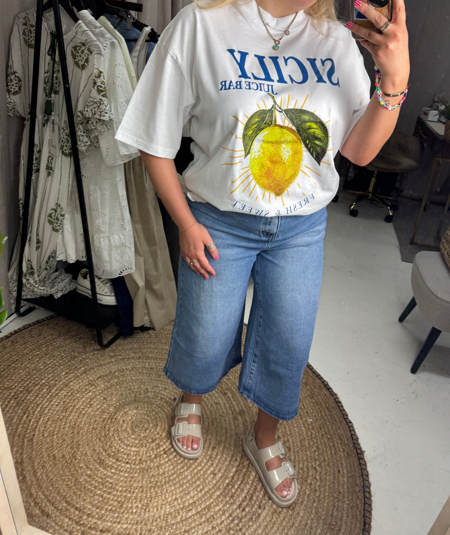 CASSIE LEMON T SHIRT