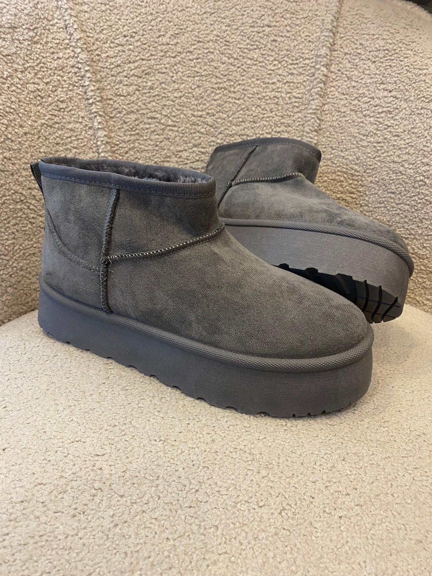 MINNIE BOOTS