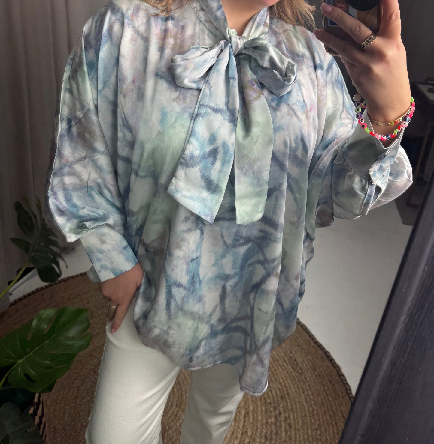 BONNIE SILKY BOW BLOUSE