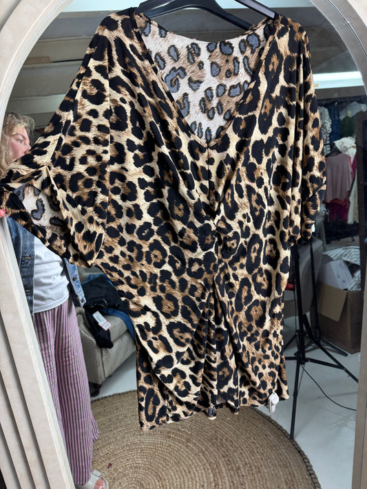 Leopard top
