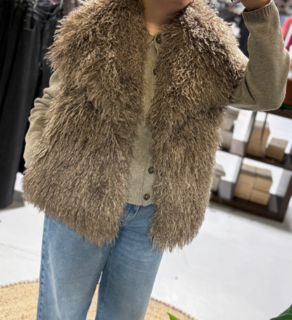 JACKIE SHAGGY GILET