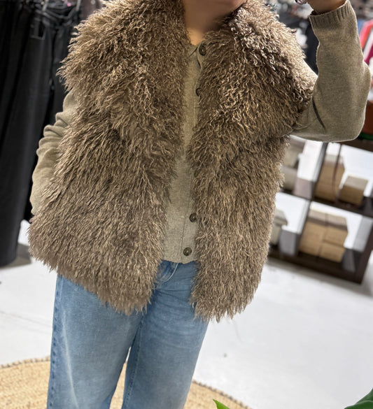 JACKIE SHAGGY GILET